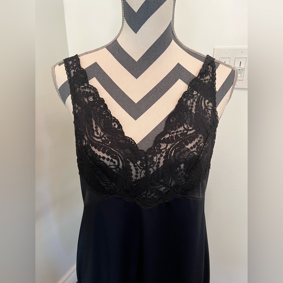 Full slip - Picture 3 of 8